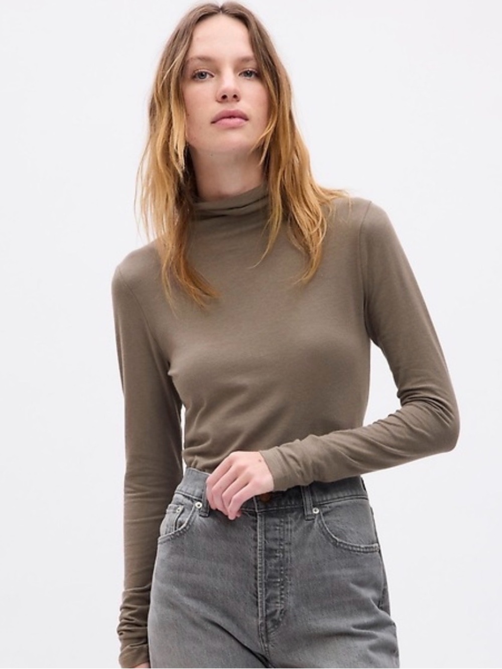 Gap Lightweight Turtleneck T-Shirt in Cashmere Brown